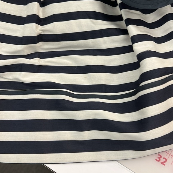 CH Herrera navy and cream silk tailor striped skirt. - Picture 5 of 5